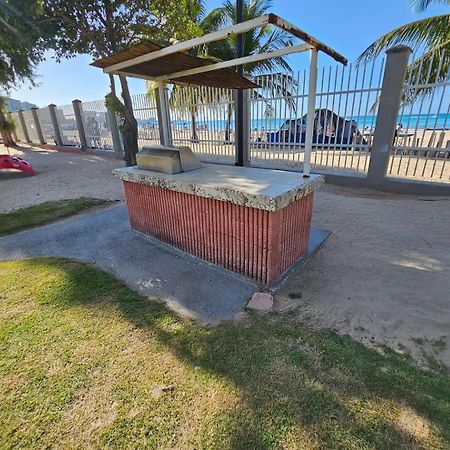 Steps From Foxwoods- Beachfront Retreat With Pools San Juan Esterno foto