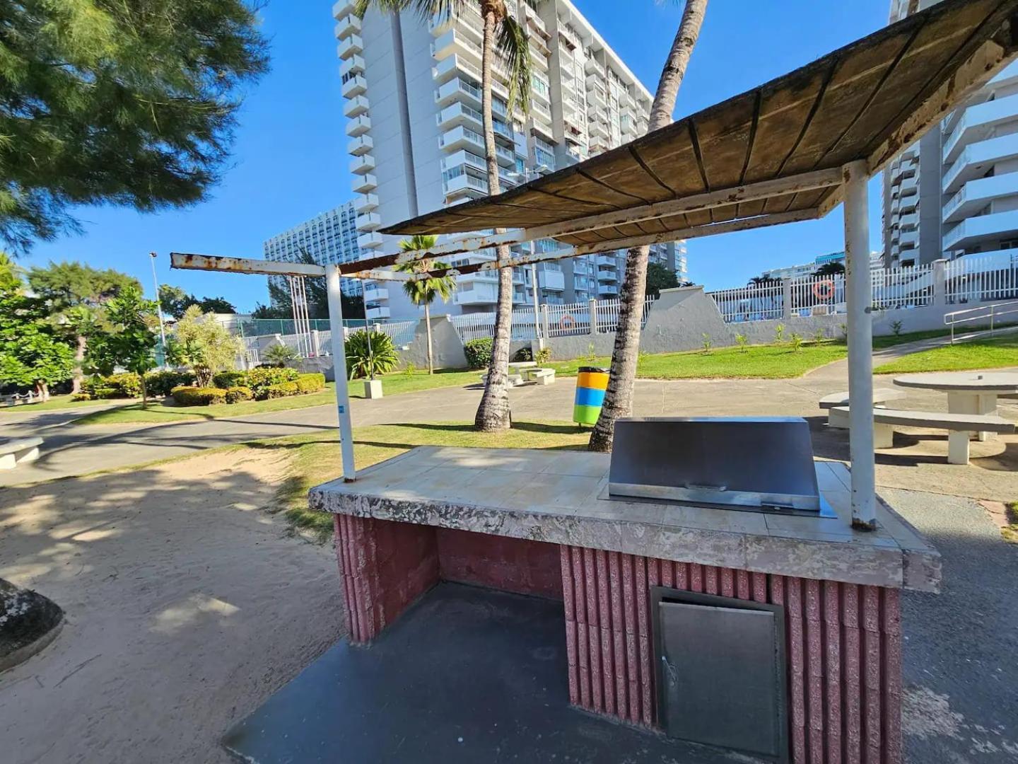 Steps From Foxwoods- Beachfront Retreat With Pools San Juan Esterno foto